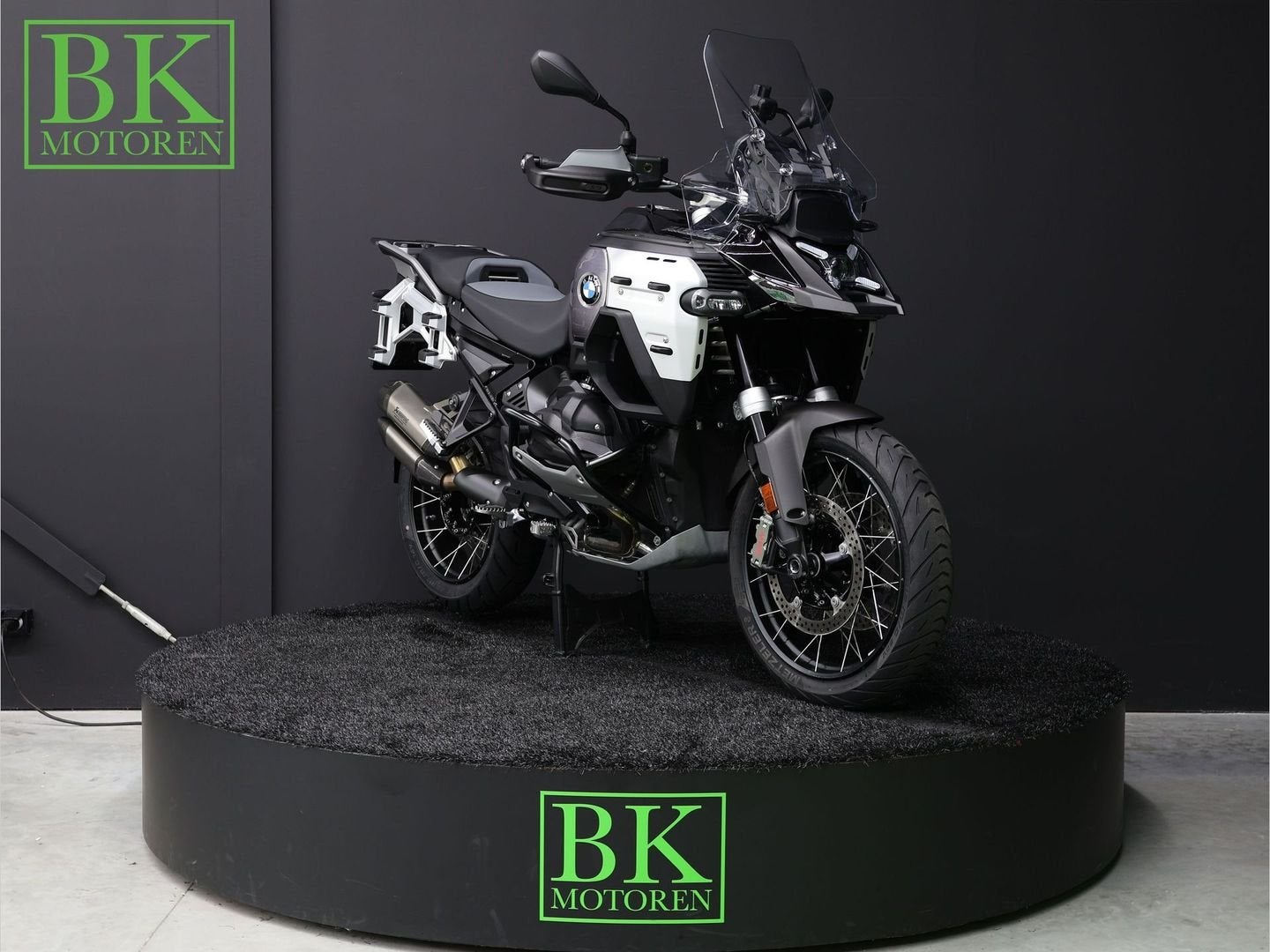 BMW R 1300 GS ADVENTURE TRIPLE BLACK | BTW Motor, 2 cilinders, Motorrijbewijs A, Bedrijf, Onbekend