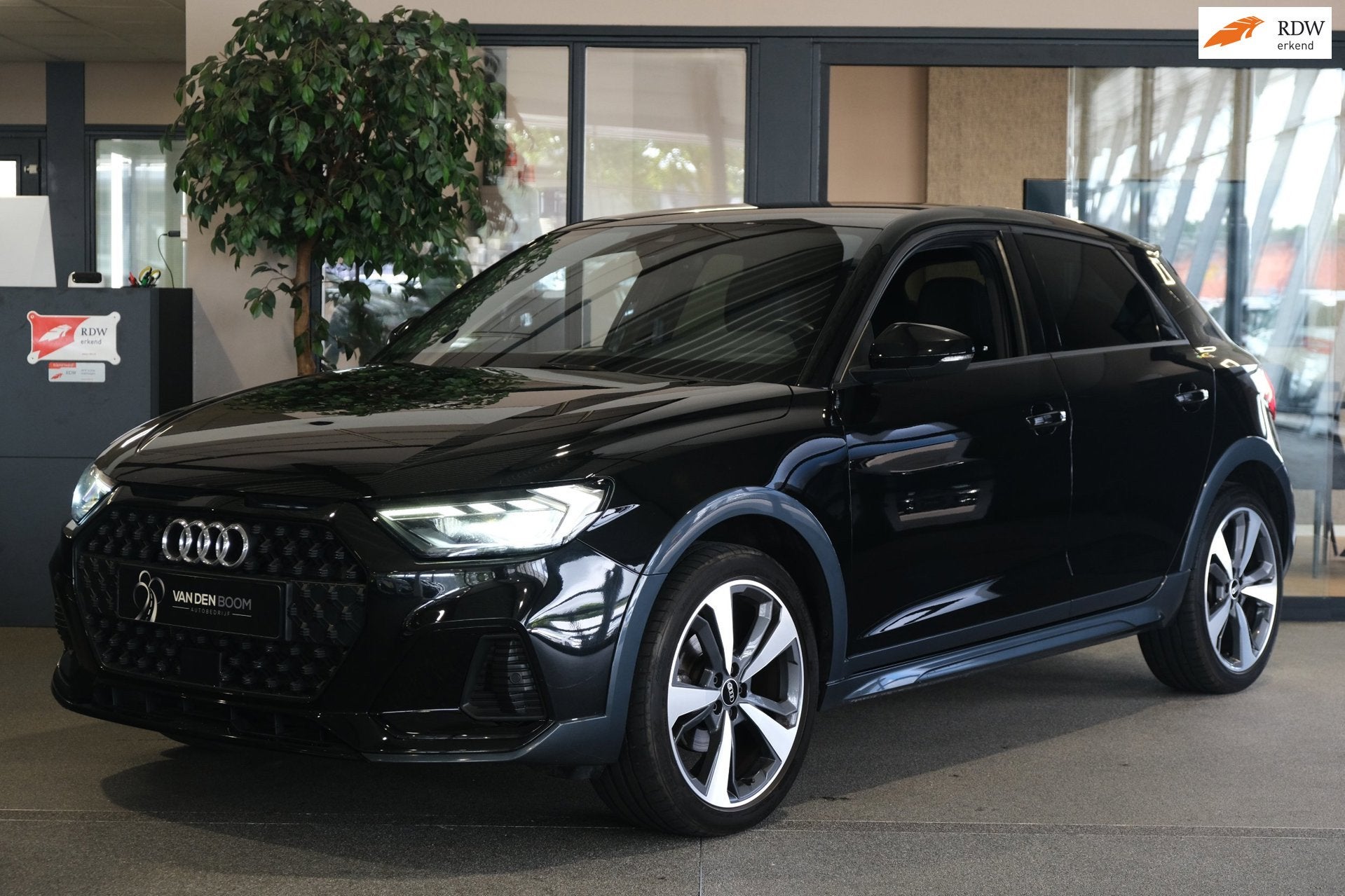 Audi A1 citycarver 30 TFSI Citycarver S-tronic S-Line Navi L, Dealer onderhouden, Zwart, Automatische klimaatregeling, Zwart