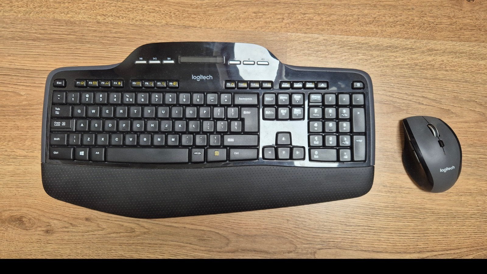 Logitech MK710 Toetsenbord en Muis (excl. USB-ontvanger), Computers en Software, Gebruikt, Logitech, Toetsenbord en muis-set, Ophalen of Verzenden