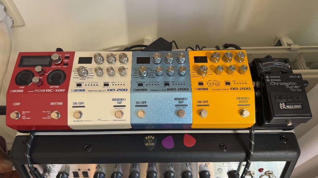 Pedalboard Met Boss 200 Series Pedalen, Muziek en Instrumenten, Effecten, Ophalen, Zo goed als nieuw, Delay of Echo