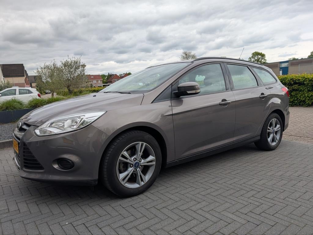 Ford Focus 1.0 Eco Wagon Trend 2013 | Airco | Navi | Cruise, Auto's, Bruin, 100 pk, Origineel Nederlands, Handgeschakeld
