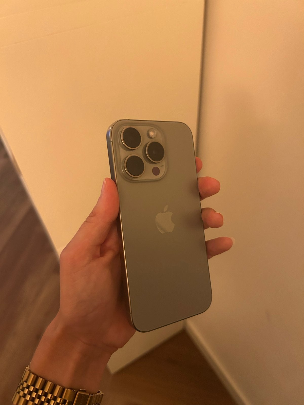 Foto 8 van iPhone 15 Pro 256GB - Zo goed als nieuw