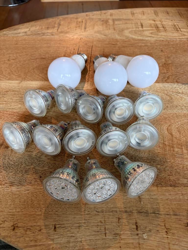 Verschillende IKEA Tradfri kleurlampen, Huis en Inrichting, Lampen | Losse lampen, Ophalen, Gebruikt, E27 (groot), Led-lamp