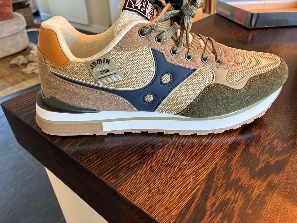 Sport schoenen, Ophalen of Verzenden, Zo goed als nieuw, Zwart