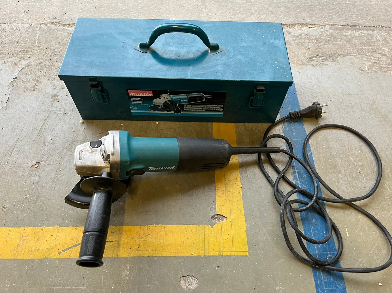 Makita 9558NB 125mm haakse slijper, Doe-het-zelf en Verbouw, Gereedschap | Slijpmachines, Gebruikt, ., Makita, Haakse handslijpmachine