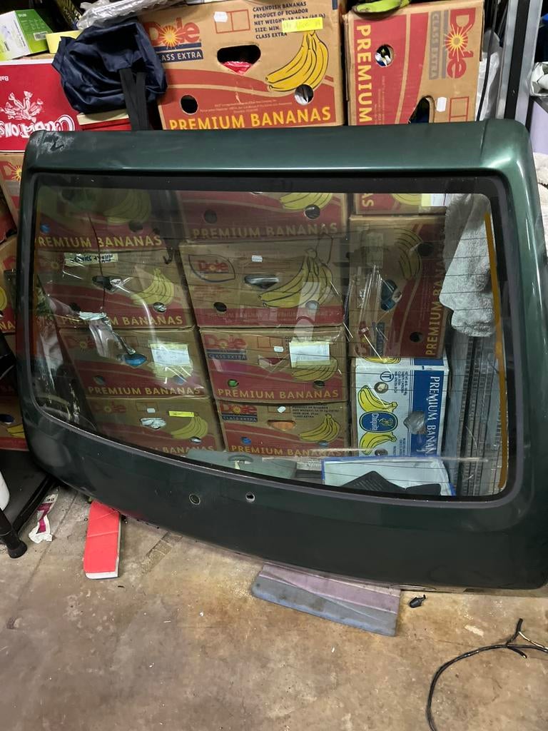 Achterklep peugeot 205 monqu kleur, Ophalen of Verzenden, Peugeot