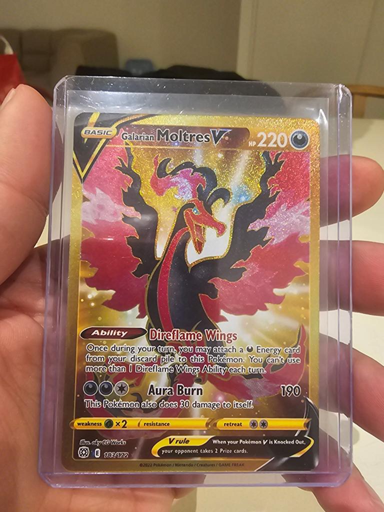 Pokémon TCG: Galarian Moltres V (Full Art) - Chilling Reign, Hobby en Vrije tijd, Verzamelkaartspellen | Pokémon, Ophalen of Verzenden