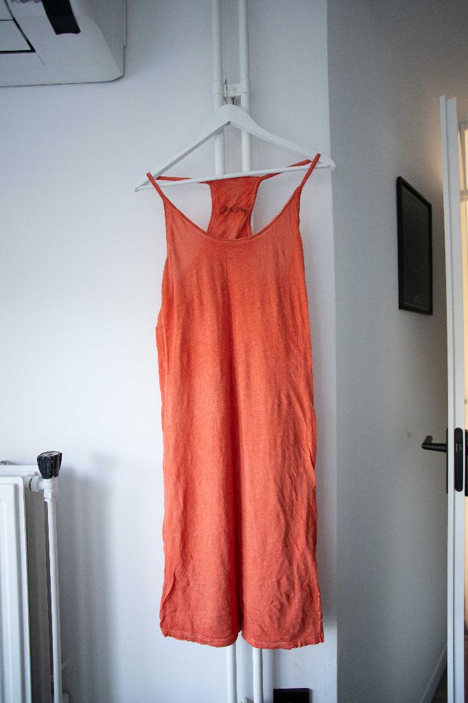 Oranje midi jurk zonder mouwen Humanoid maat M, Kleding | Dames, Jurken, Maat 38/40 (M), Humanoid, Oranje, Ophalen of Verzenden