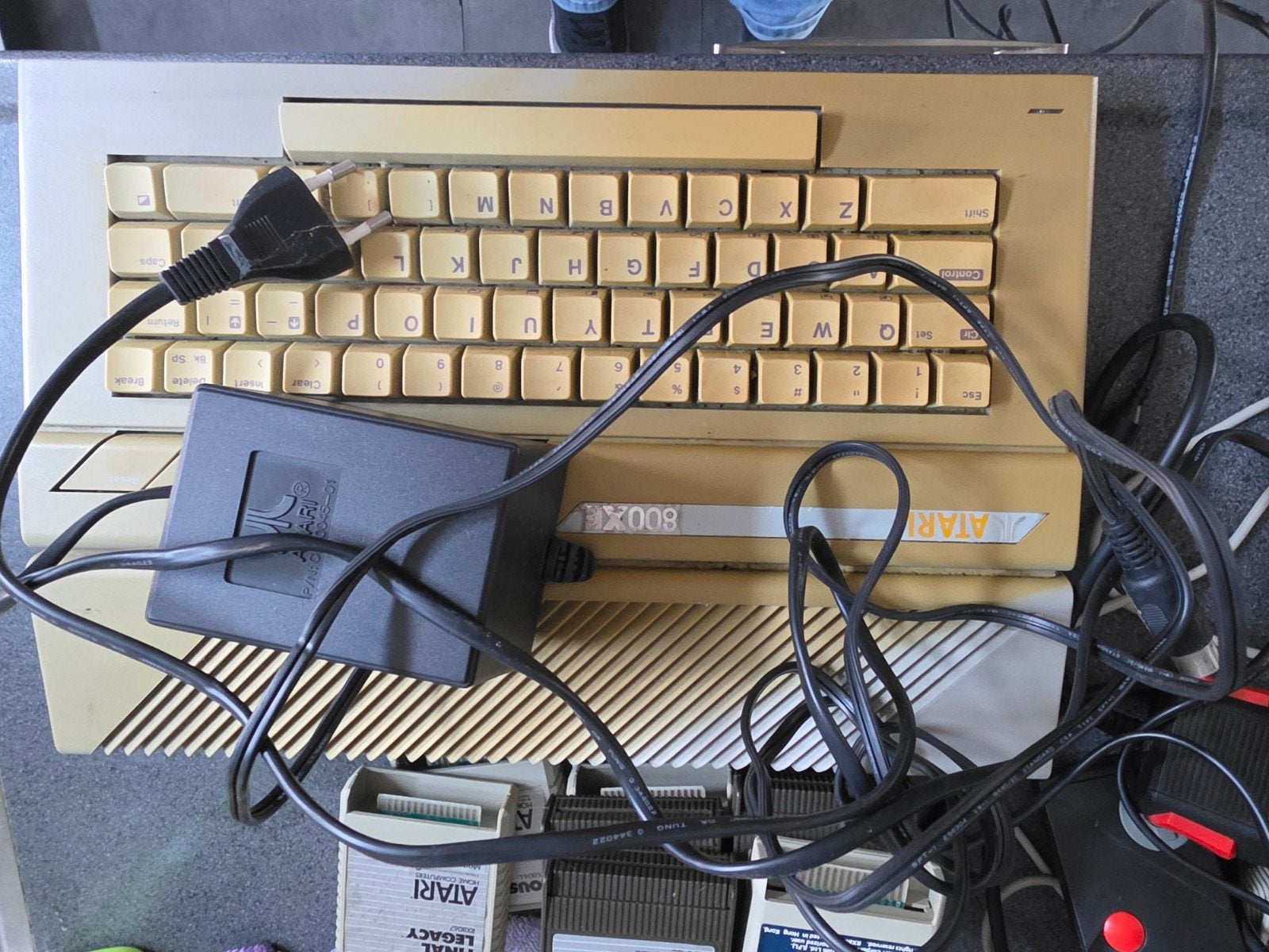 Atari 800XE met games en controllers, Ophalen, Overige modellen, Met 3 controllers of meer, Gebruikt