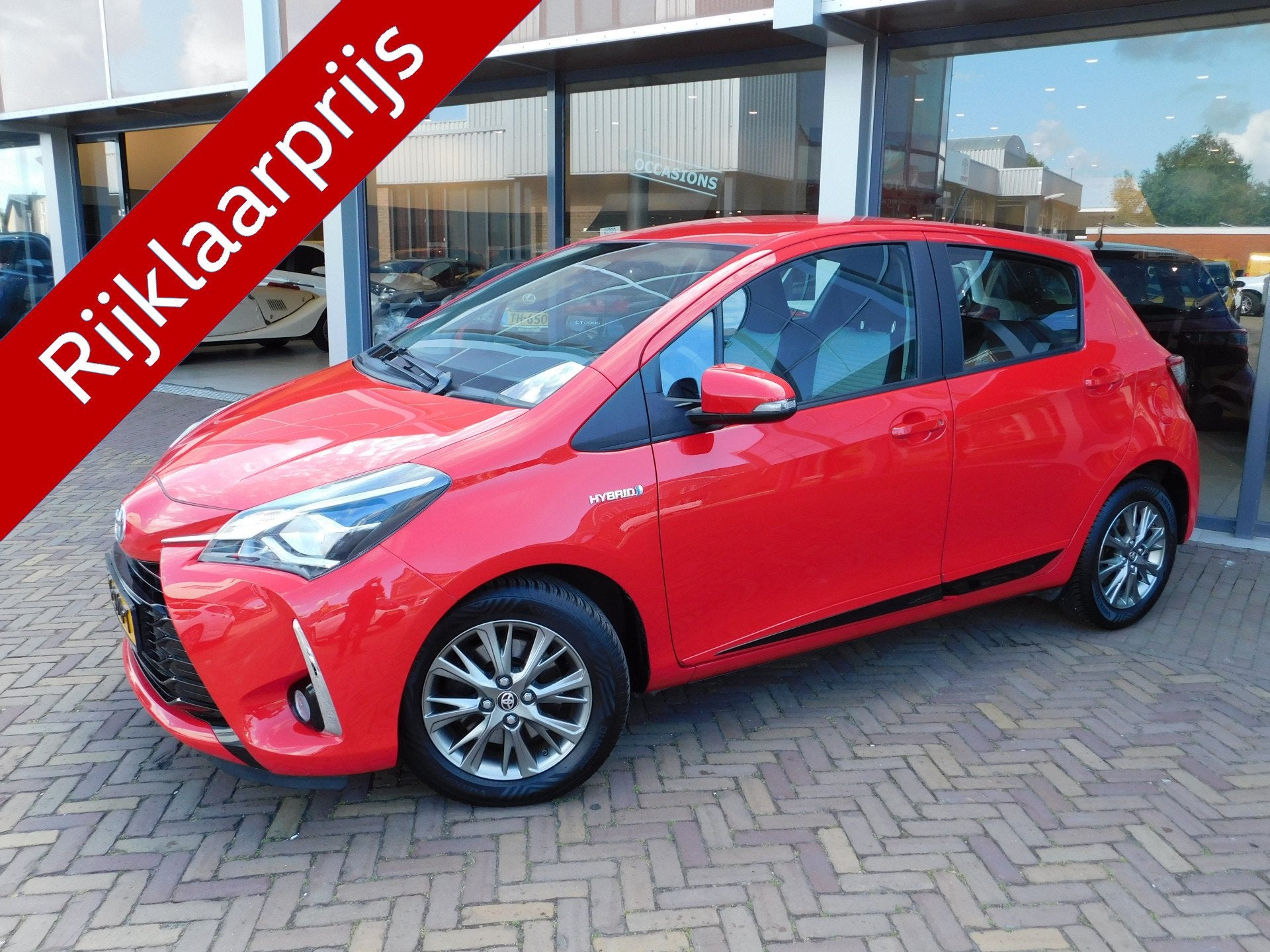 Toyota Yaris 1.5 Hybrid Design | NAVI (bj 2017, automaat), 12 maanden, Gebruikt, Euro 6, 4 cilinders