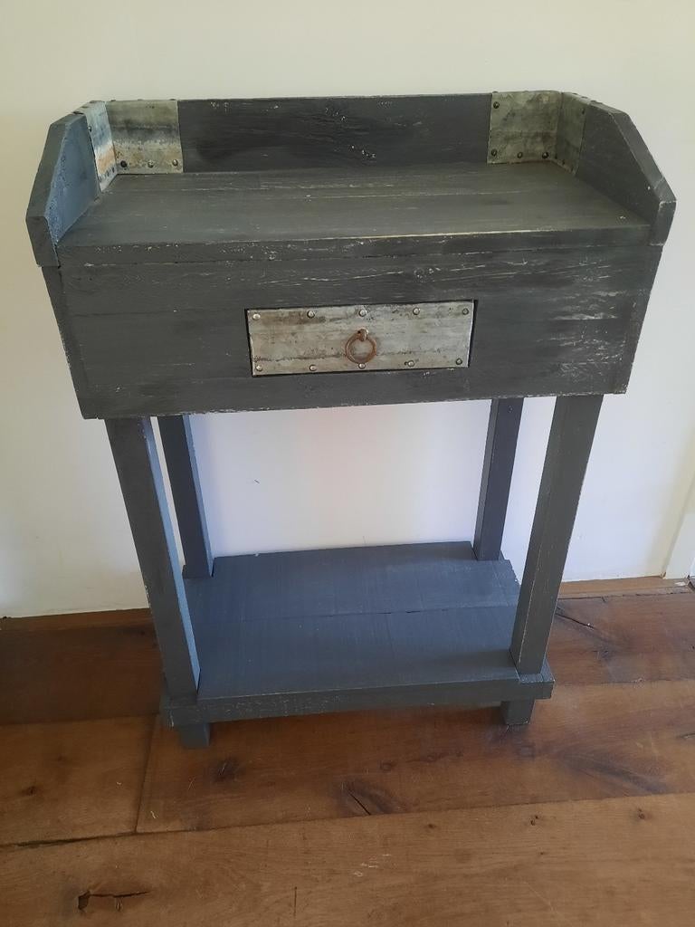 Sidetable industrieel., Huis en Inrichting, Tafels | Sidetables, Ophalen of Verzenden, 25 tot 50 cm, Rechthoekig, 100 tot 150 cm