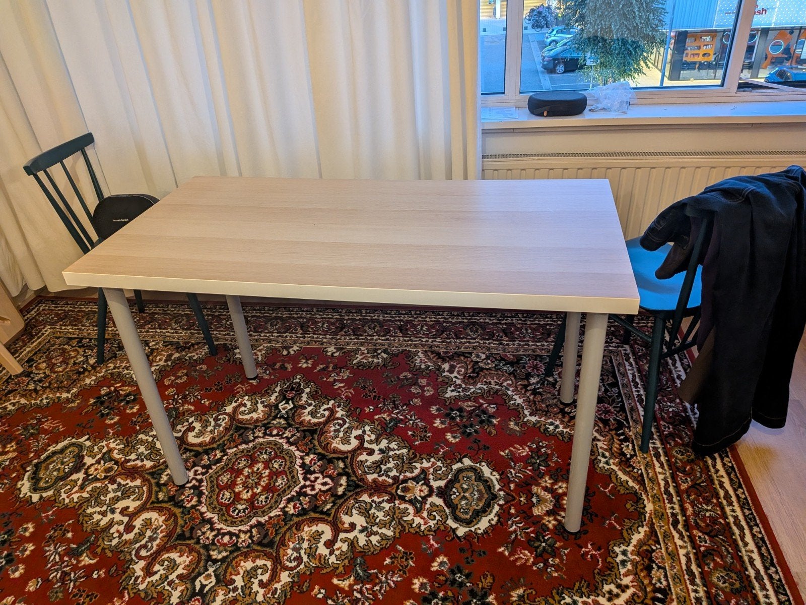 IKEA Linnmon tafelblad met poten - 100x60 cm, Huis en Inrichting, Bureaus, Ophalen, Zo goed als nieuw