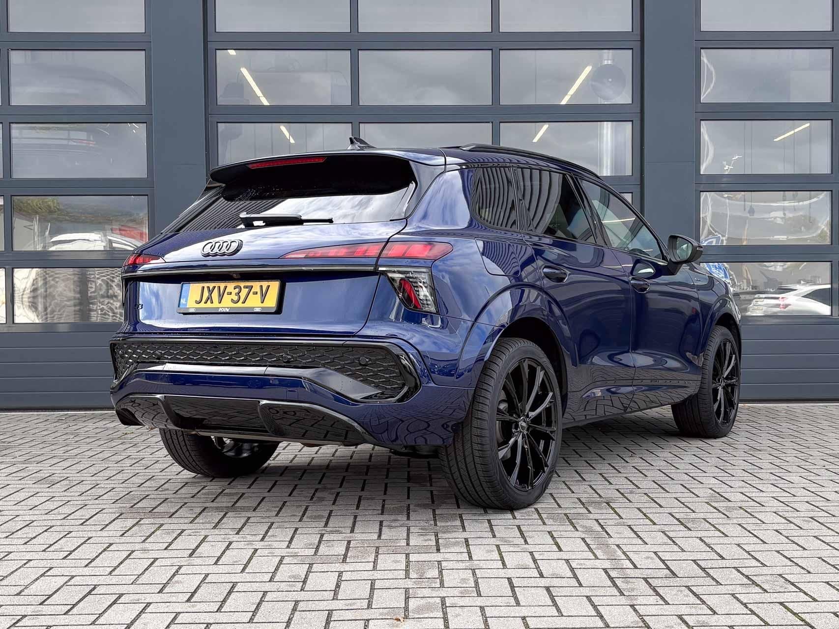 Audi Q3 1.5 e-hybrid 272pk S edition | Panoramadak | Trekhaa, Auto's, 12 maanden, 1800 kg, 26 kWh, Hybride Elektrisch/Benzine