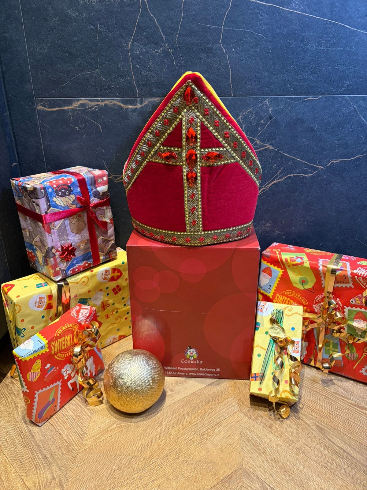 Sinterklaas mijter nieuw luxe kwaliteit zwarte piet, Diversen, Sinterklaas, Ophalen of Verzenden, Zo goed als nieuw