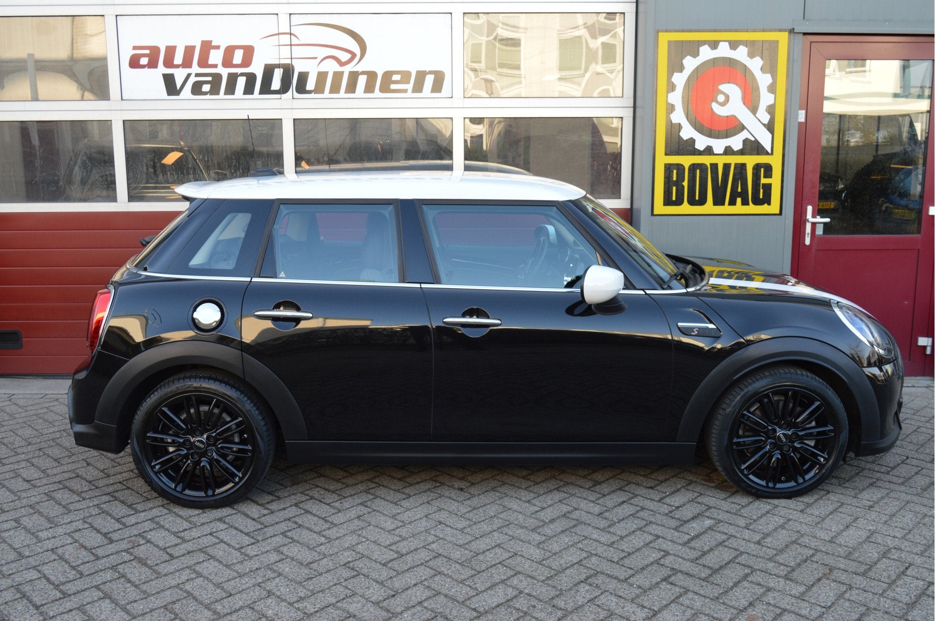 MINI Mini 2.0 Cooper S Classic O.a: Navi, Clima, Cruise, Car, Voorwielaandrijving, 1998 cc, Gebruikt, 4 cilinders