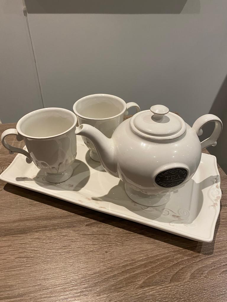 Riverdale Theepot 4-delig set - wit, Porselein of Keramiek, Schaal, Ophalen of Verzenden, Zo goed als nieuw