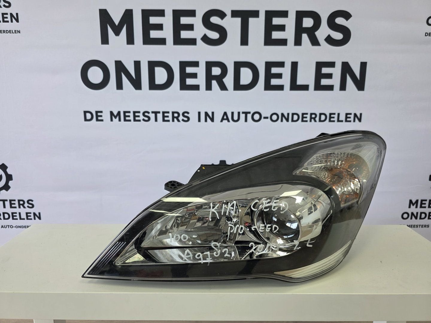 KIA Ceed Koplamp Links 921011H, Gebruikt, -, -, Ophalen of Verzenden
