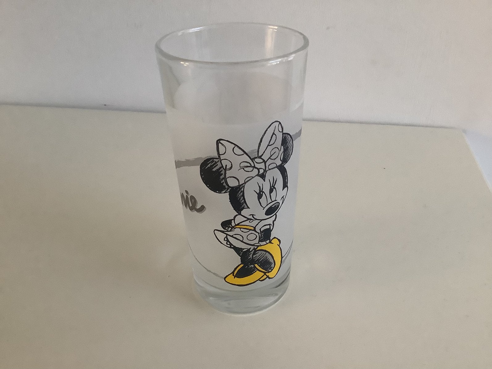 Disney Glas Minnie Mouse, Ophalen of Verzenden, Mickey Mouse, Zo goed als nieuw, Servies