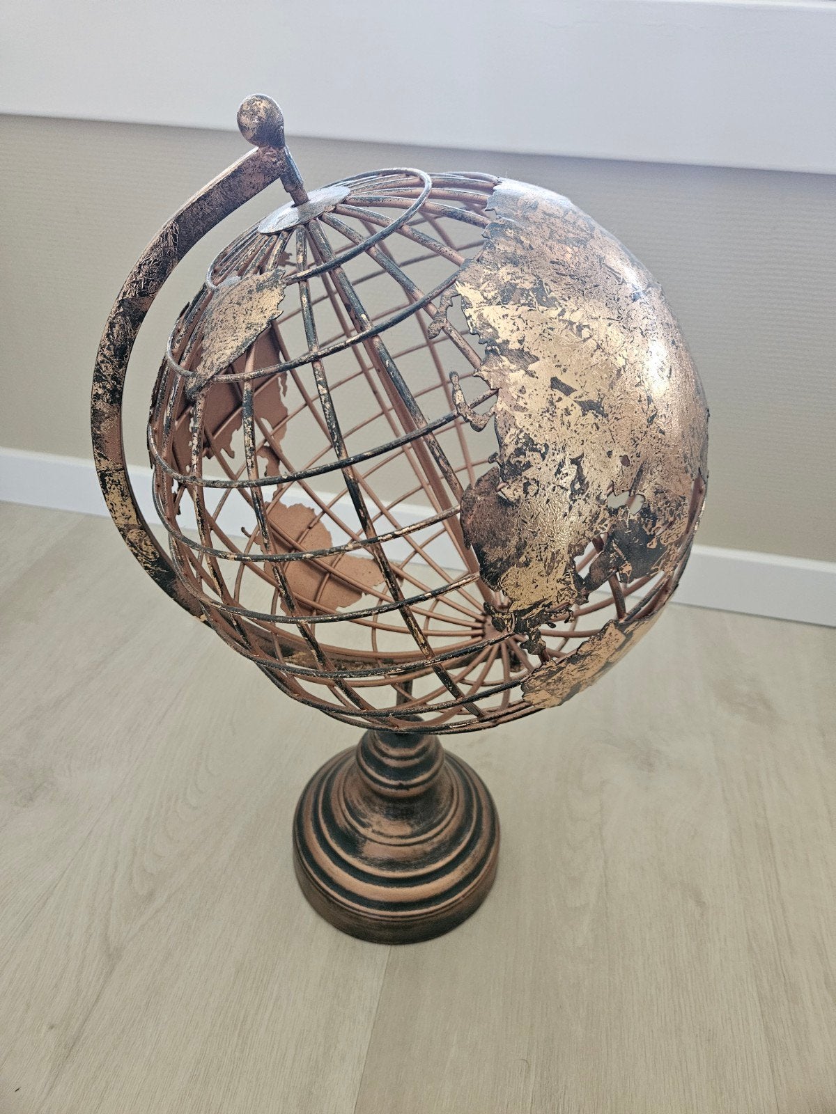 Decoratieve metalen wereldbol - Bronskleurig, Ophalen, Gebruikt, Draaibaar, Overige typen