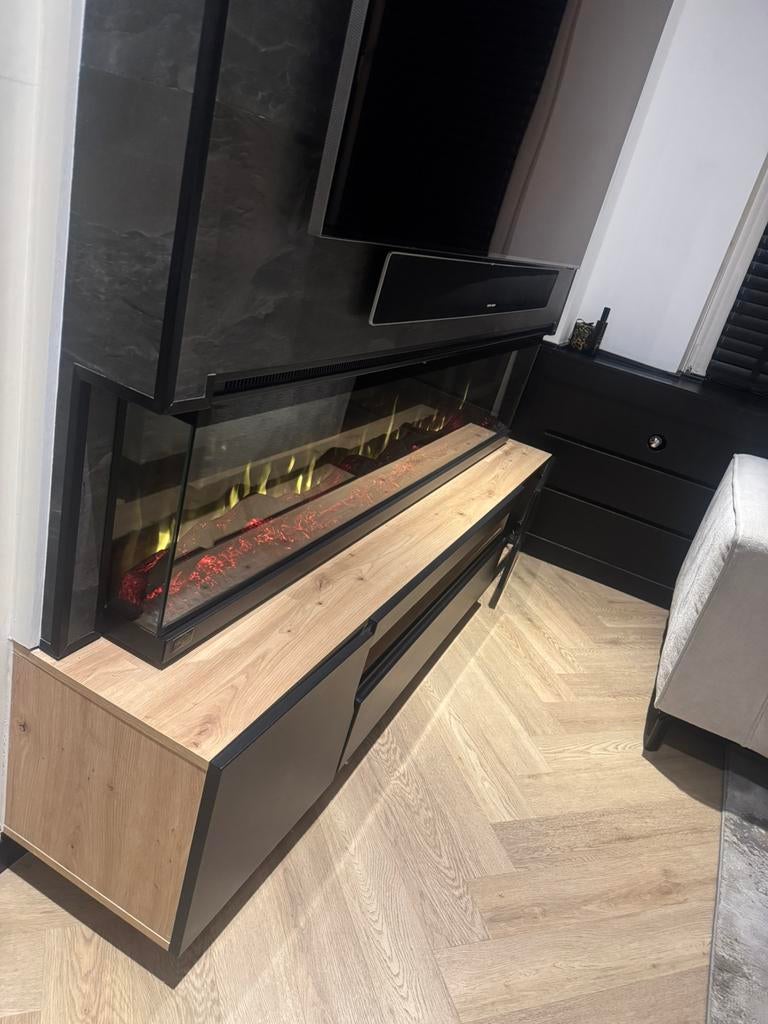 Zwevende tv meubel kast, 150 tot 200 cm, Ophalen of Verzenden, Zo goed als nieuw, 150 tot 200 cm