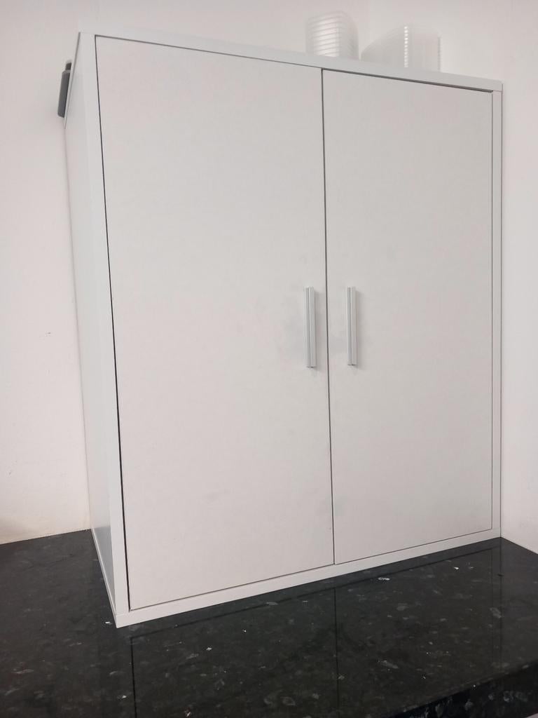 Witte wandkast met dubbele deuren, Ophalen, Gebruikt