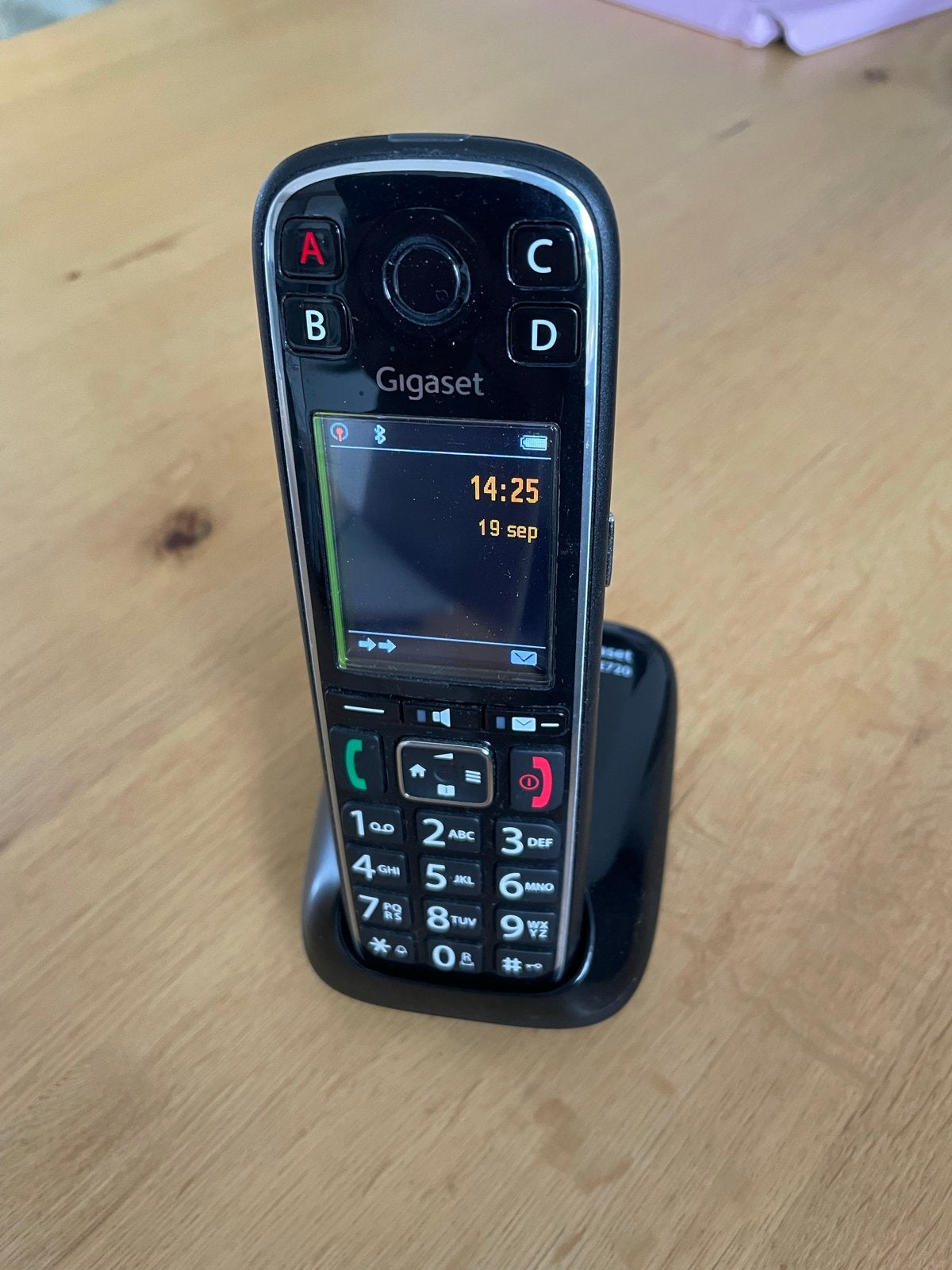 Gigaset E720H DECT telefoon met adapter en aansluitsnoer, Telecommunicatie, Ophalen of Verzenden, Zo goed als nieuw, 1 handset