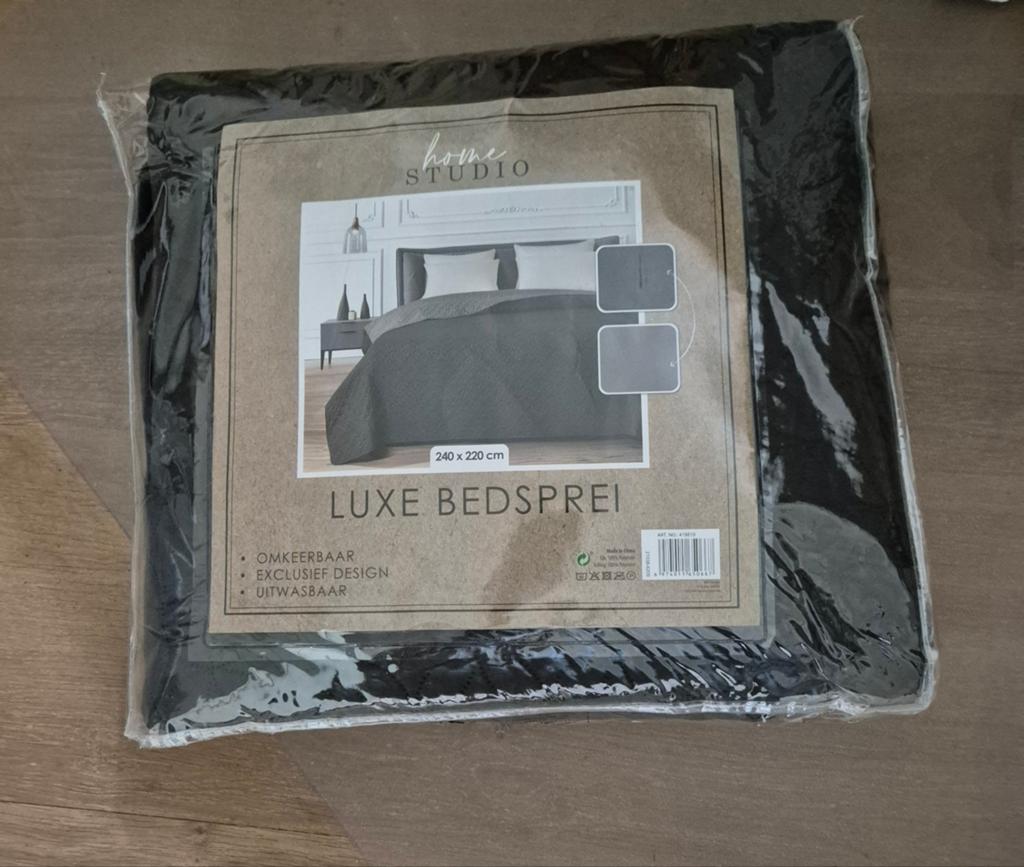 Luxe Bedsprei Home Studio 240x220 cm Zwart/Grijs, Huis en Inrichting, Ophalen, Nieuw