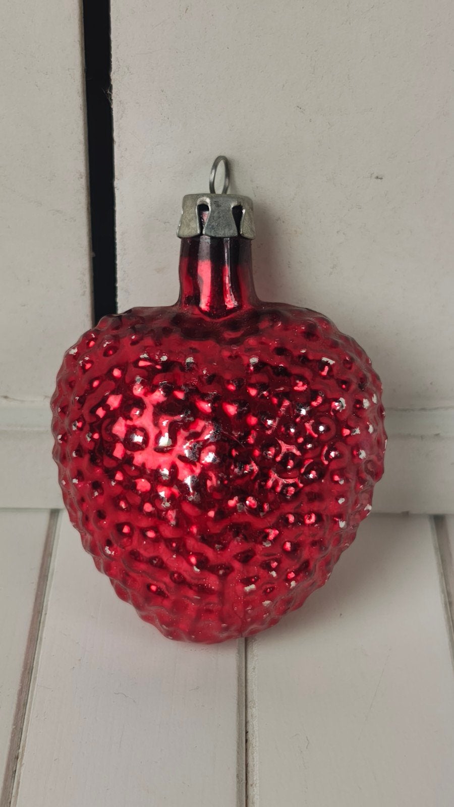 Mooie vintage glazen kerstbal aardbei / framboos / hart, Verzenden
