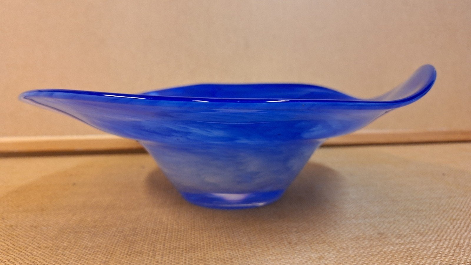 Blauw glazen schaal (kosta boda?), Ophalen of Verzenden