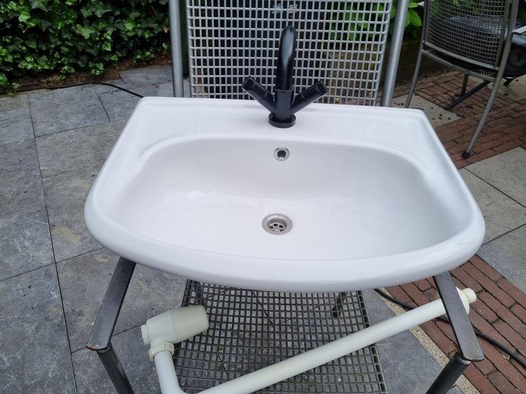 Sphinx wastafel met zwarte kraan, Ophalen, Gebruikt, Wastafel