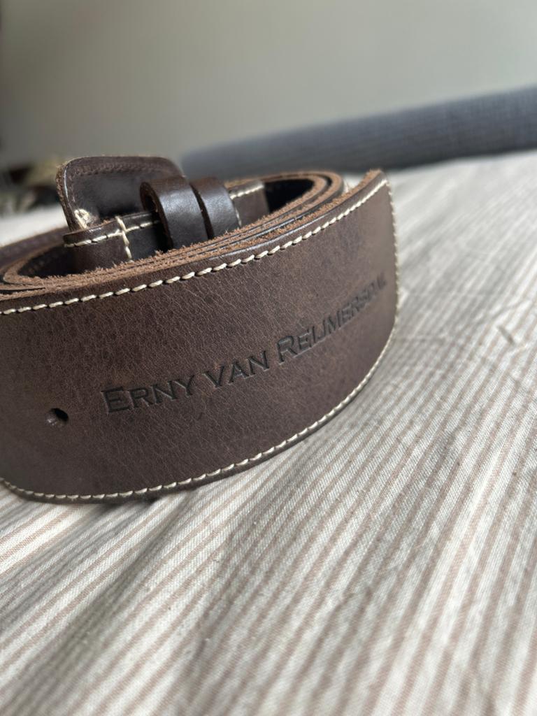 Bruine Erny van Reijmersdal riem, Kleding | Dames, 80 tot 90 cm, Echt leder, Heupriem, Ophalen of Verzenden