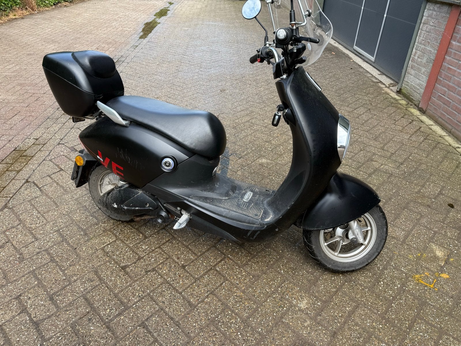 AIMA Plus Elektrische Scooter - Mat Zwart, Fietsen en Brommers, Ophalen, Gebruikt, Elektrisch, Maximaal 25 km/u