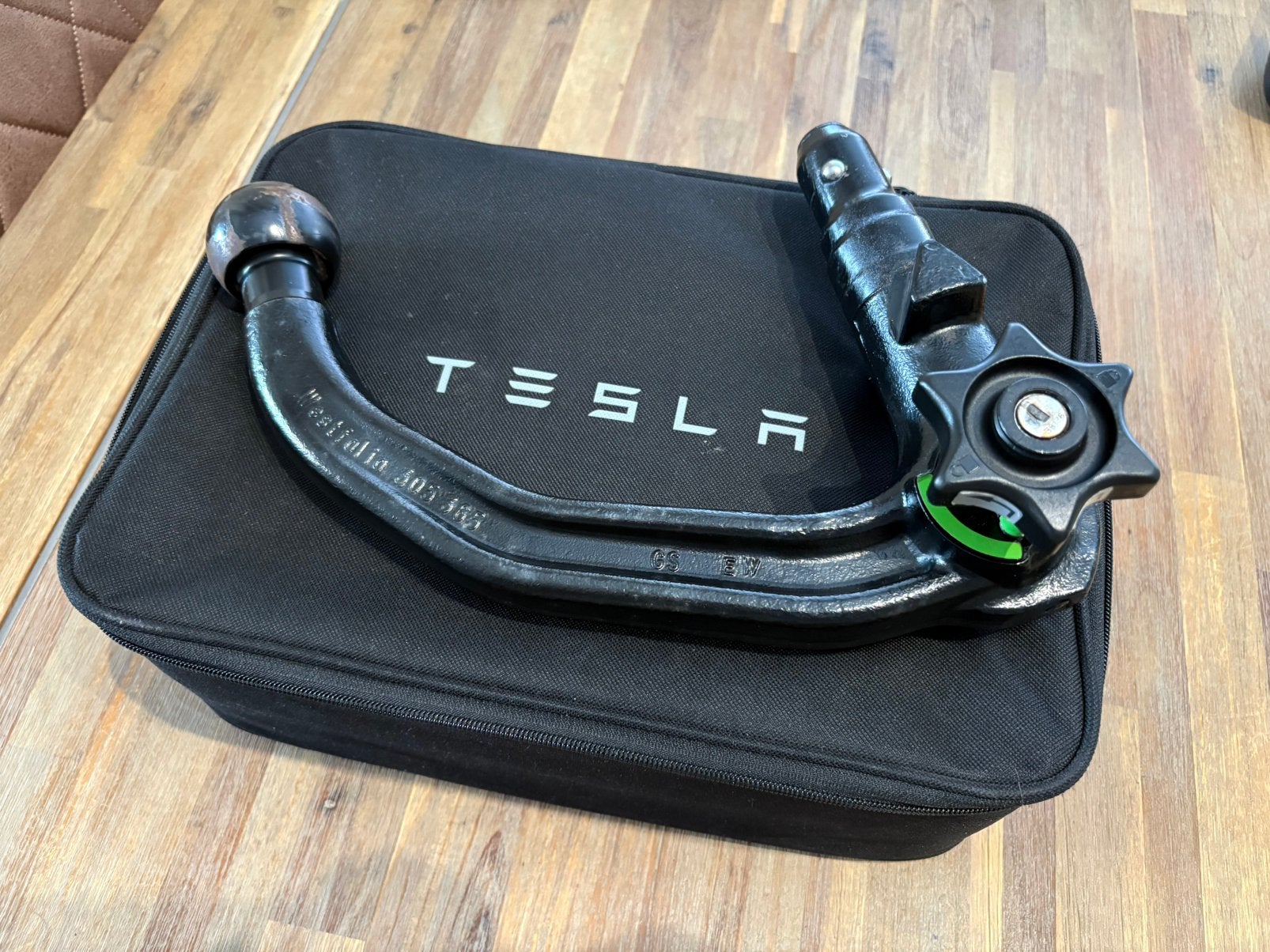 Tesla Trekhaak Origineel, Ophalen, Gebruikt