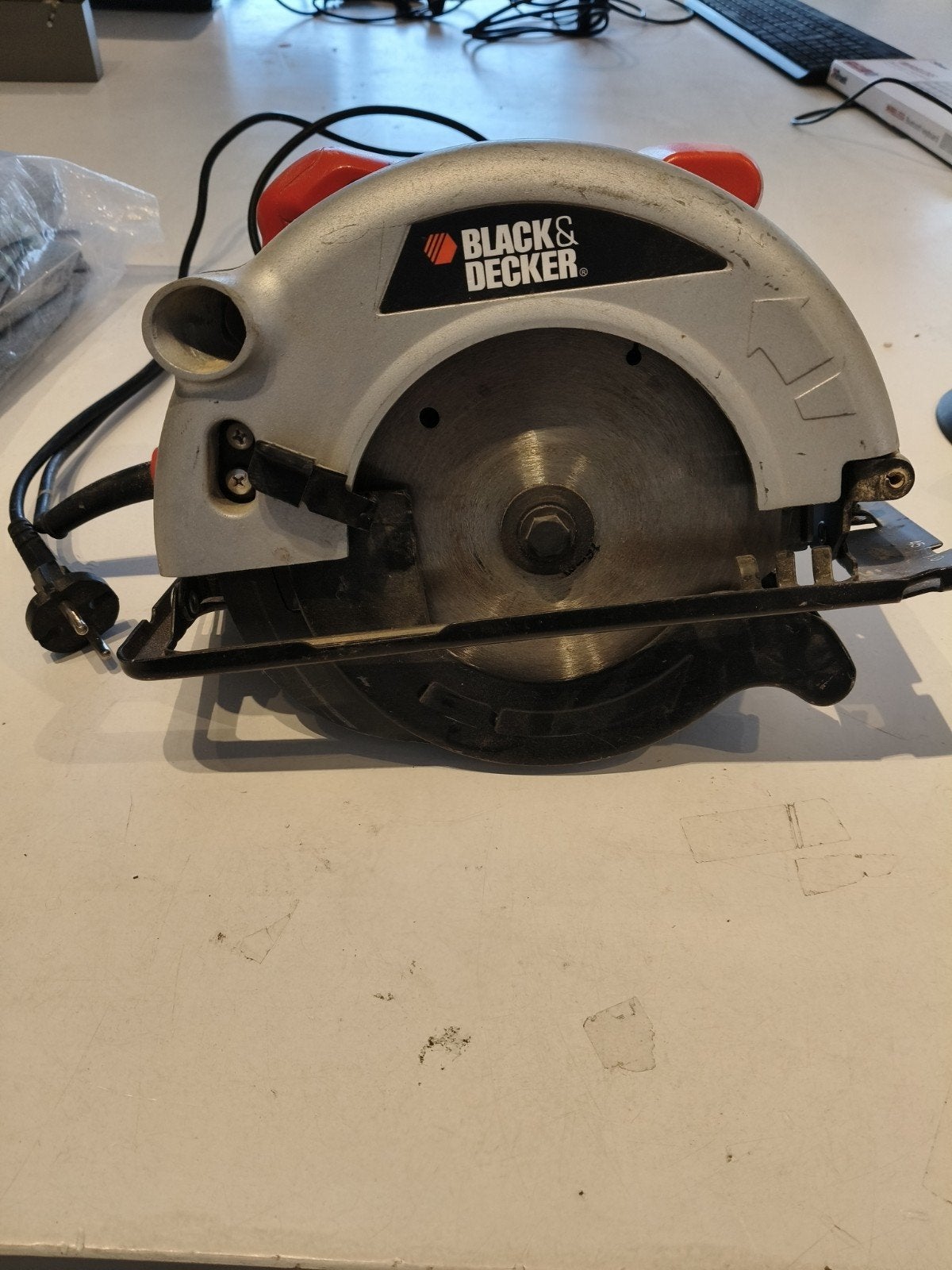 Black & Decker Cirkelzaag CD601 - 1100W, Doe-het-zelf en Verbouw, Ophalen, Gebruikt, Cirkelzaag, 600 tot 1200 watt