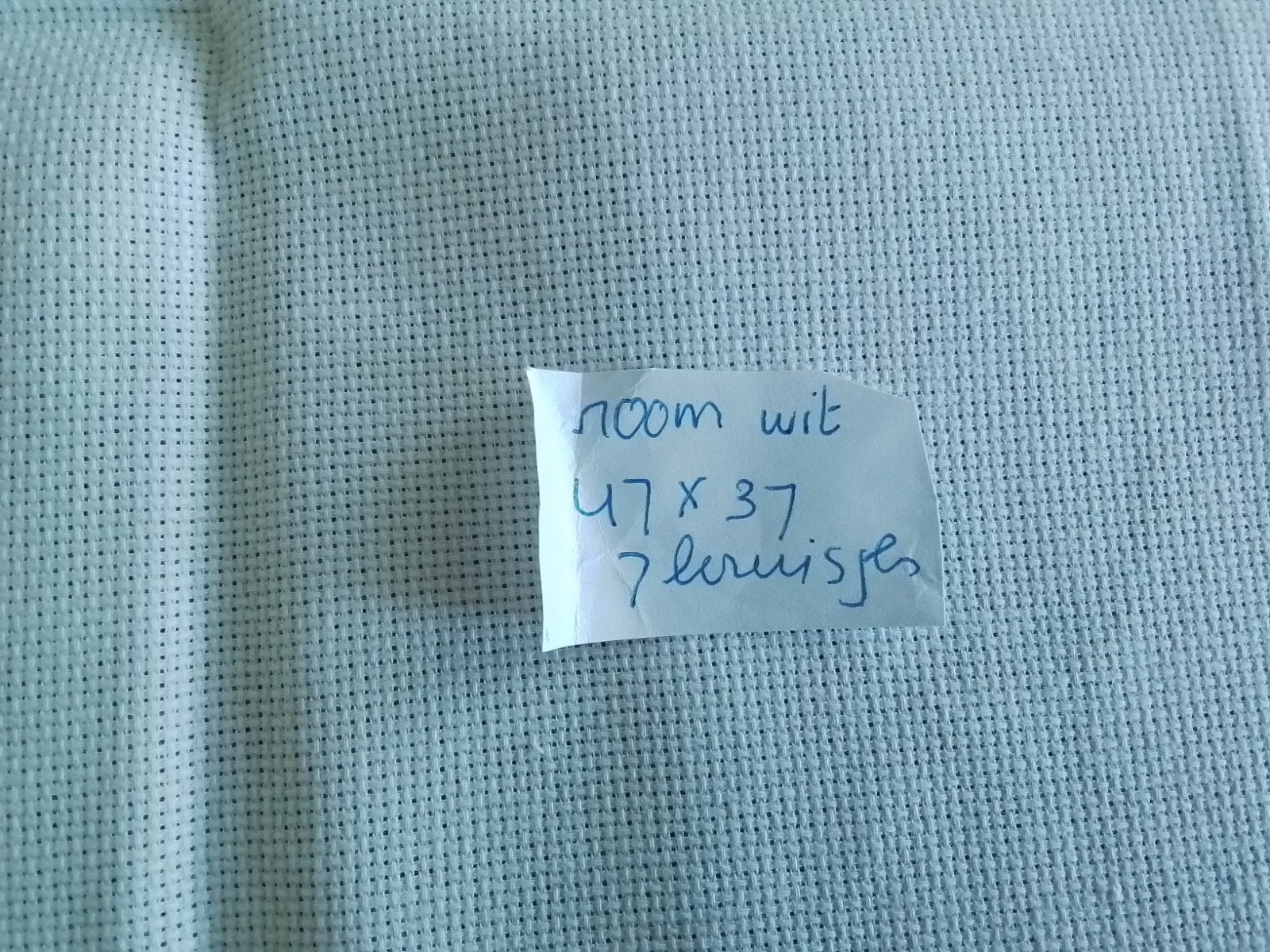 room wit 47 x 37 cm, 7 kruisjes, Ophalen of Verzenden, Zo goed als nieuw, Handborduren, Onderdeel of Toebehoren
