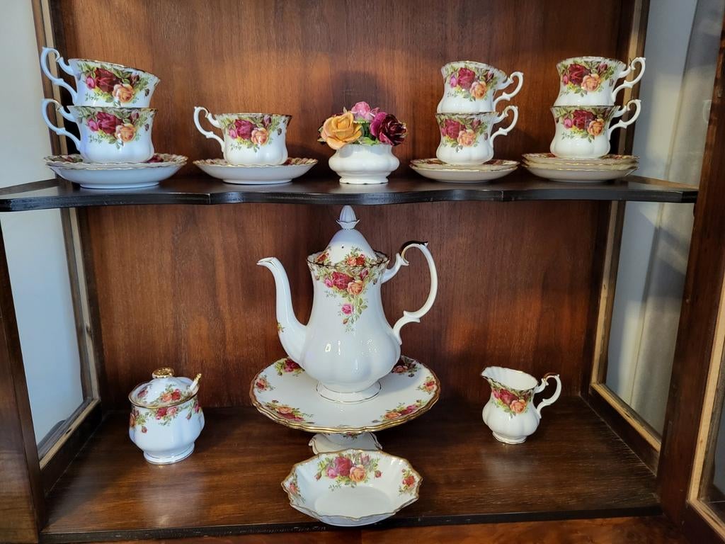 Heel  mooi origineel Royal Albert servies, Ophalen