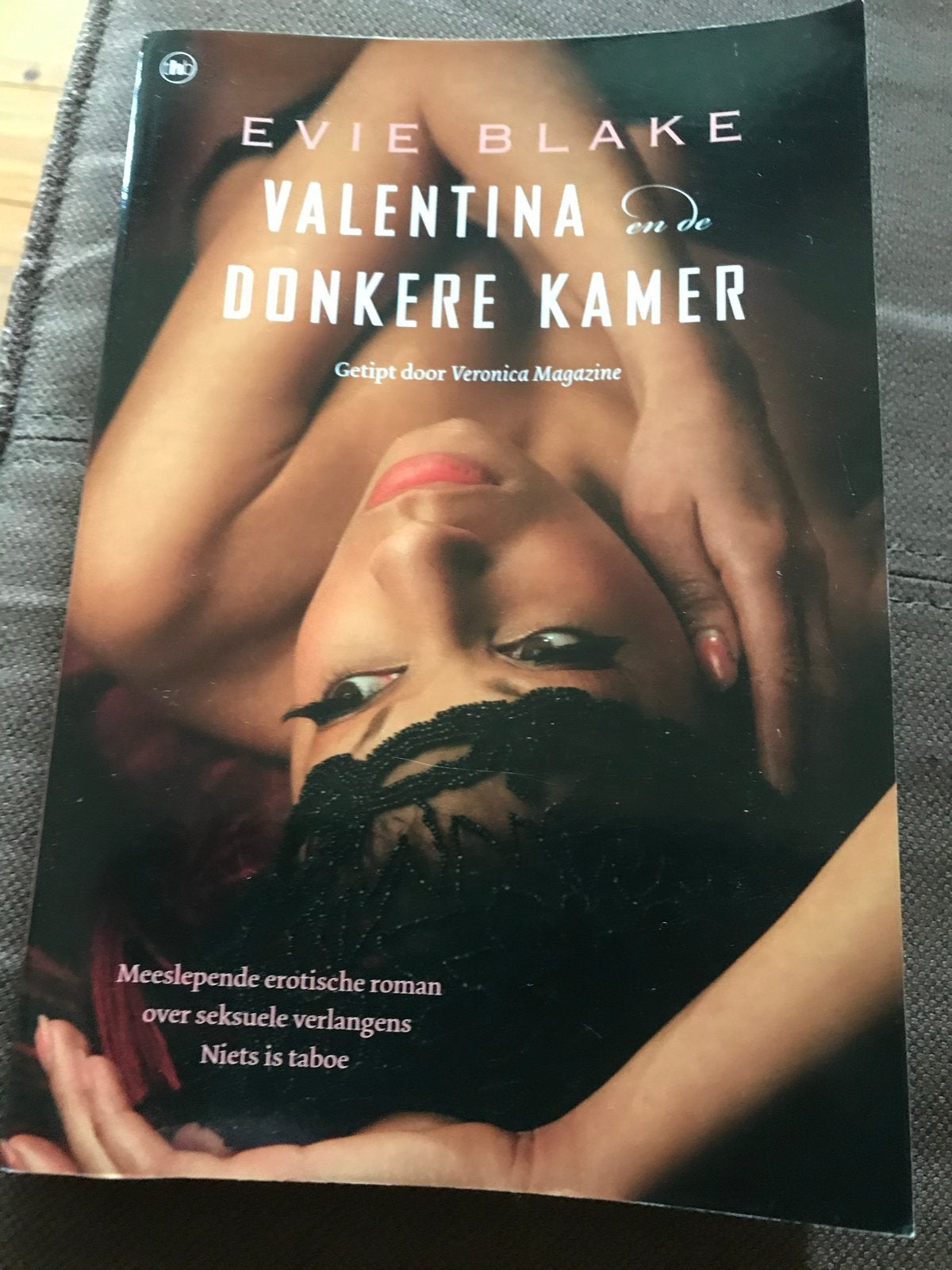 Valentina en de Donkere Kamer - Evie Blake, Ophalen of Verzenden, Zo goed als nieuw, Nederland