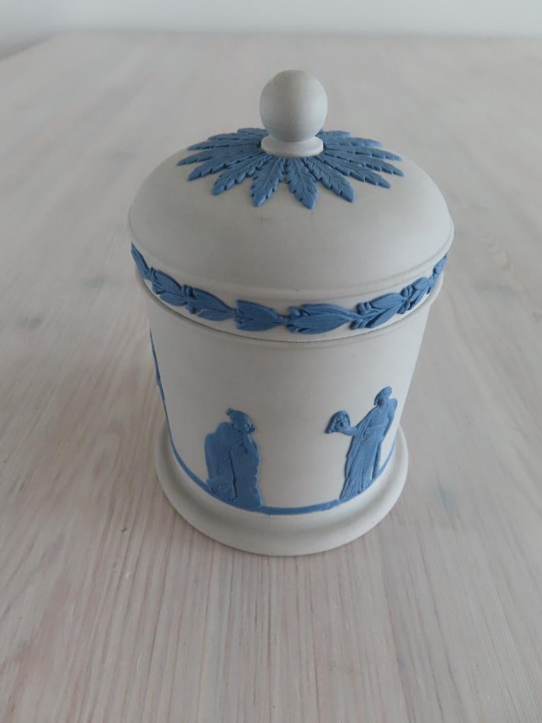 Wedgewood jasperware hoge rond pot met blauwe decoratie, Antiek en Kunst, Antiek | Keramiek en Aardewerk, Ophalen of Verzenden