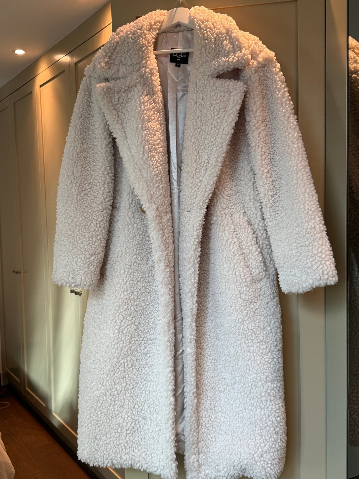 UGG Oversized Warme Jas Maat M, Ophalen, Gedragen, Maat 38/40 (M), Beige