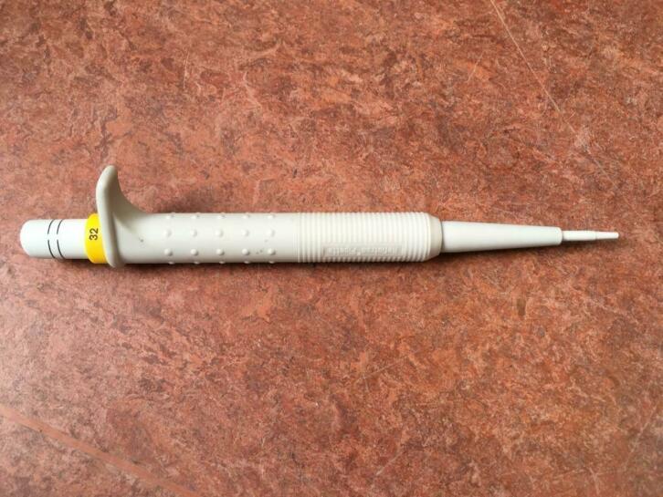 Repeteer pipet 32 microliter, Niet ingevuld, Niet ingevuld, Ophalen of Verzenden, Zo goed als nieuw