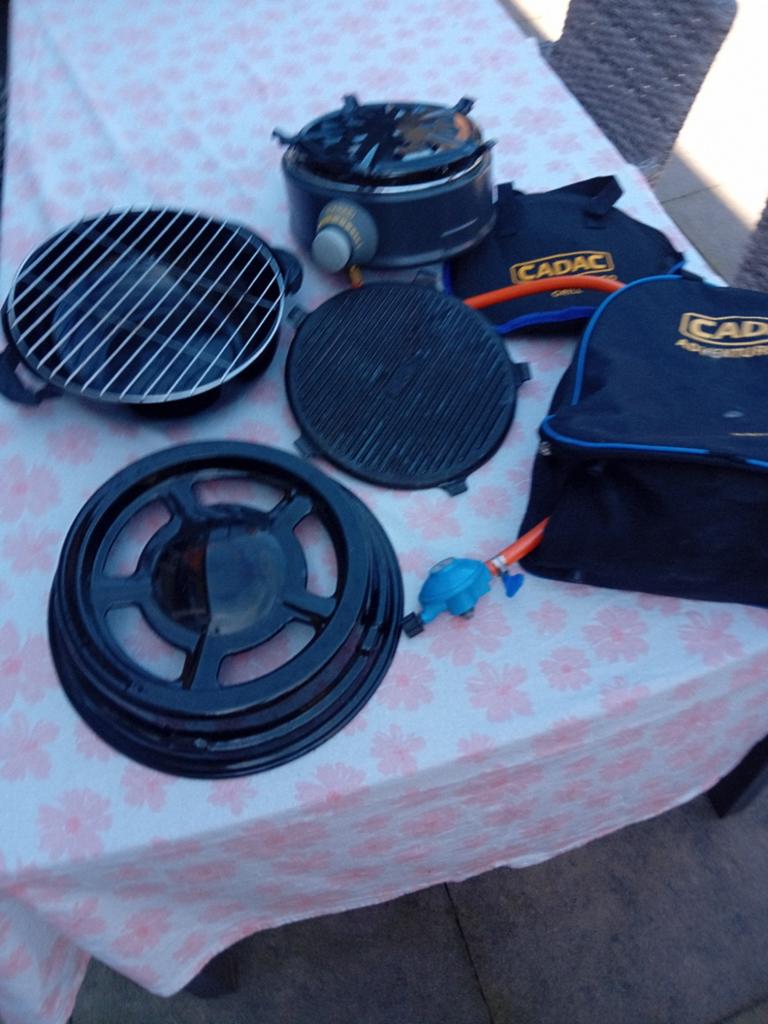 Cadac BBQ met gasflesopslag en diverse accessoires, Ophalen