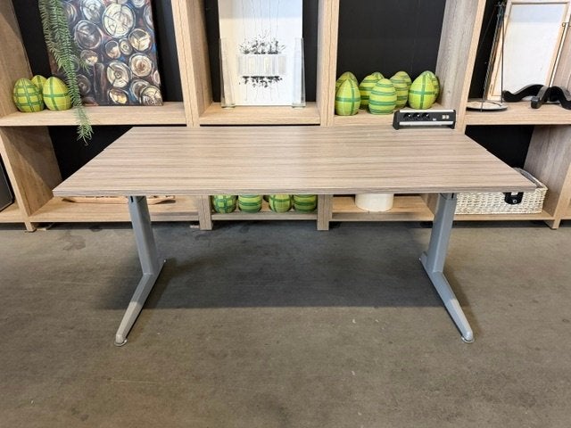 Markant - bureau met slinger 160x80xH62-86 cm, 7 stuks, In hoogte verstelbaar, 160 cm, Gebruikt, Metaal