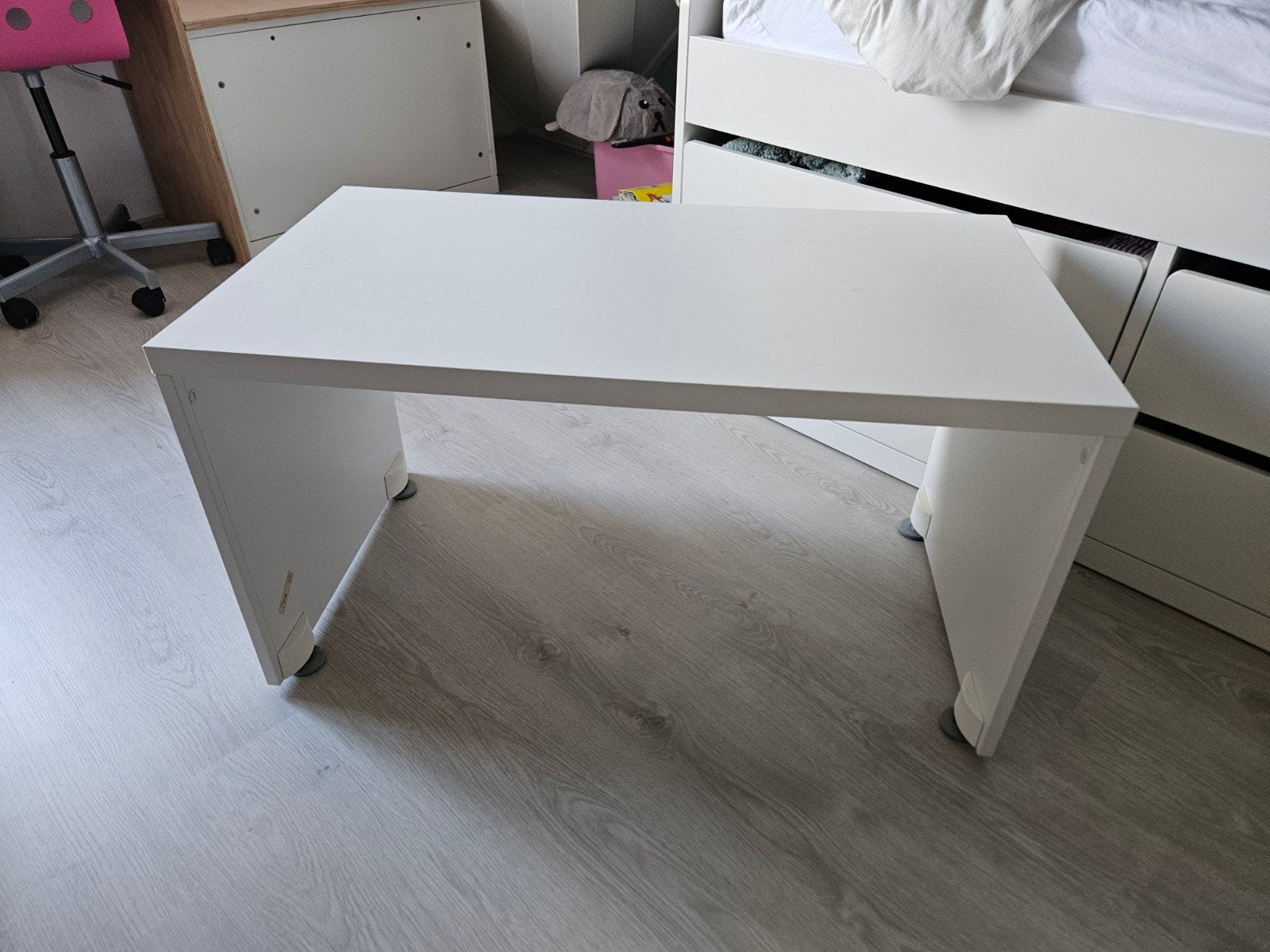 2x IKEA speeltafel / bijzettafel wit, Ophalen, Gebruikt
