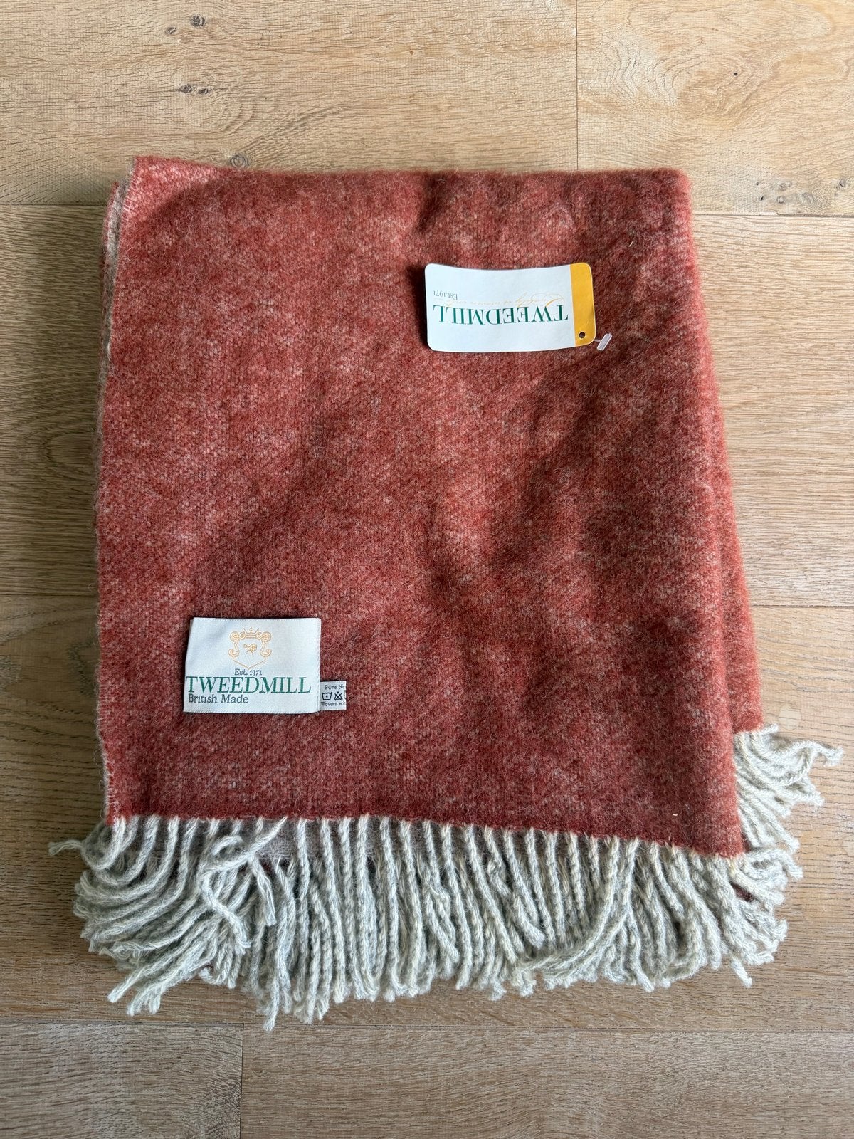 Tweedmill Wollen Deken Rood/Grijs Gestreept - 150x183 cm, Huis en Inrichting, Woonaccessoires | Plaids en Woondekens, Ophalen