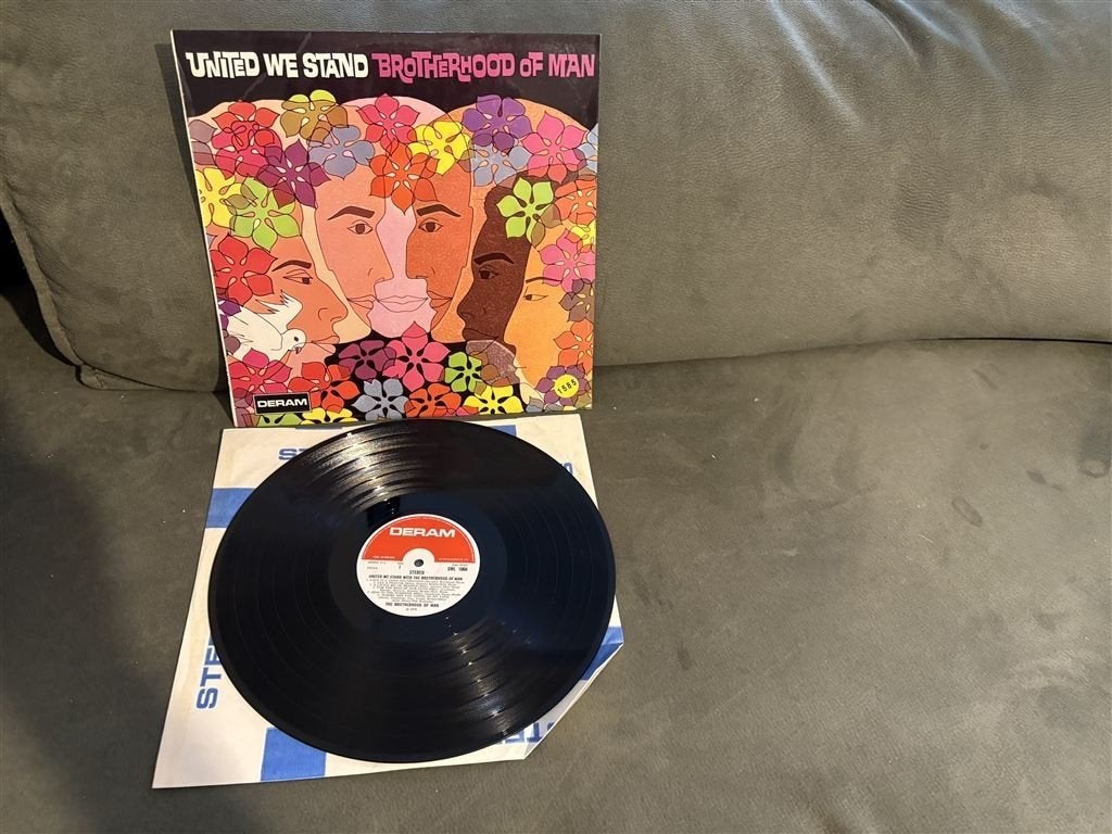 Brotherhood of man - united we stand - P1585 - Vinyl - LP, Cd's en Dvd's, Vinyl | Pop, Ophalen of Verzenden, Zo goed als nieuw