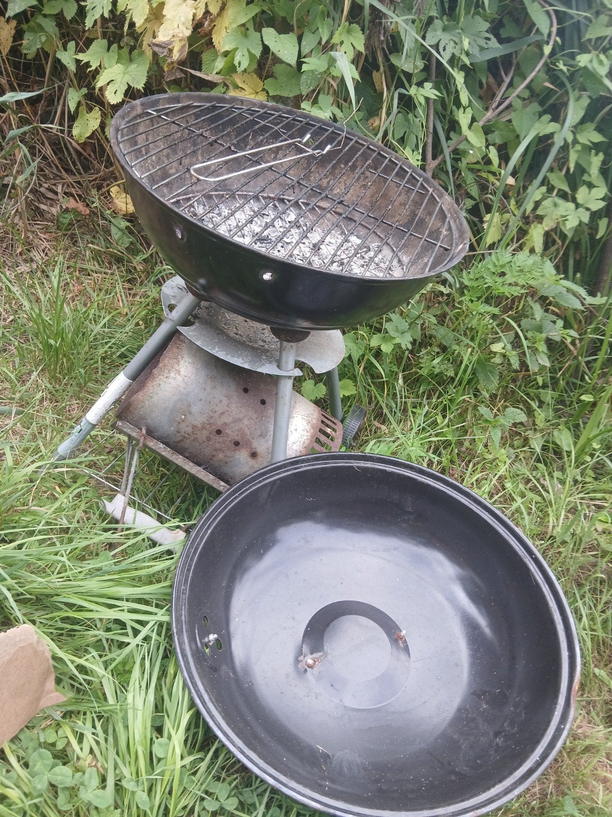 bbq compleet incl kolen en prima kolenaanjager merk weber, Ophalen of Verzenden, Gebruikt