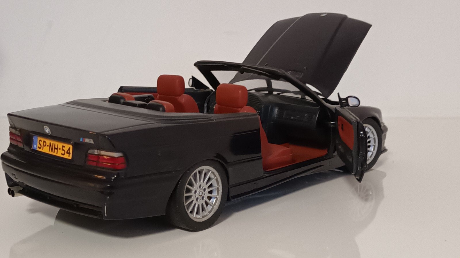 1:18 BMW E36 M3 cabrio OMBOUW, Ophalen of Verzenden, Zo goed als nieuw, Auto, UT Models