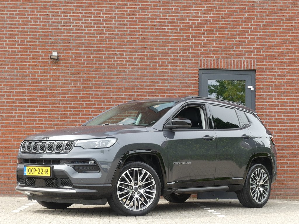 Jeep Compass 1.5T e-Hybrid Upland (bj 2025, automaat), Gebruikt, 4 cilinders, Bedrijf, 1469 cc