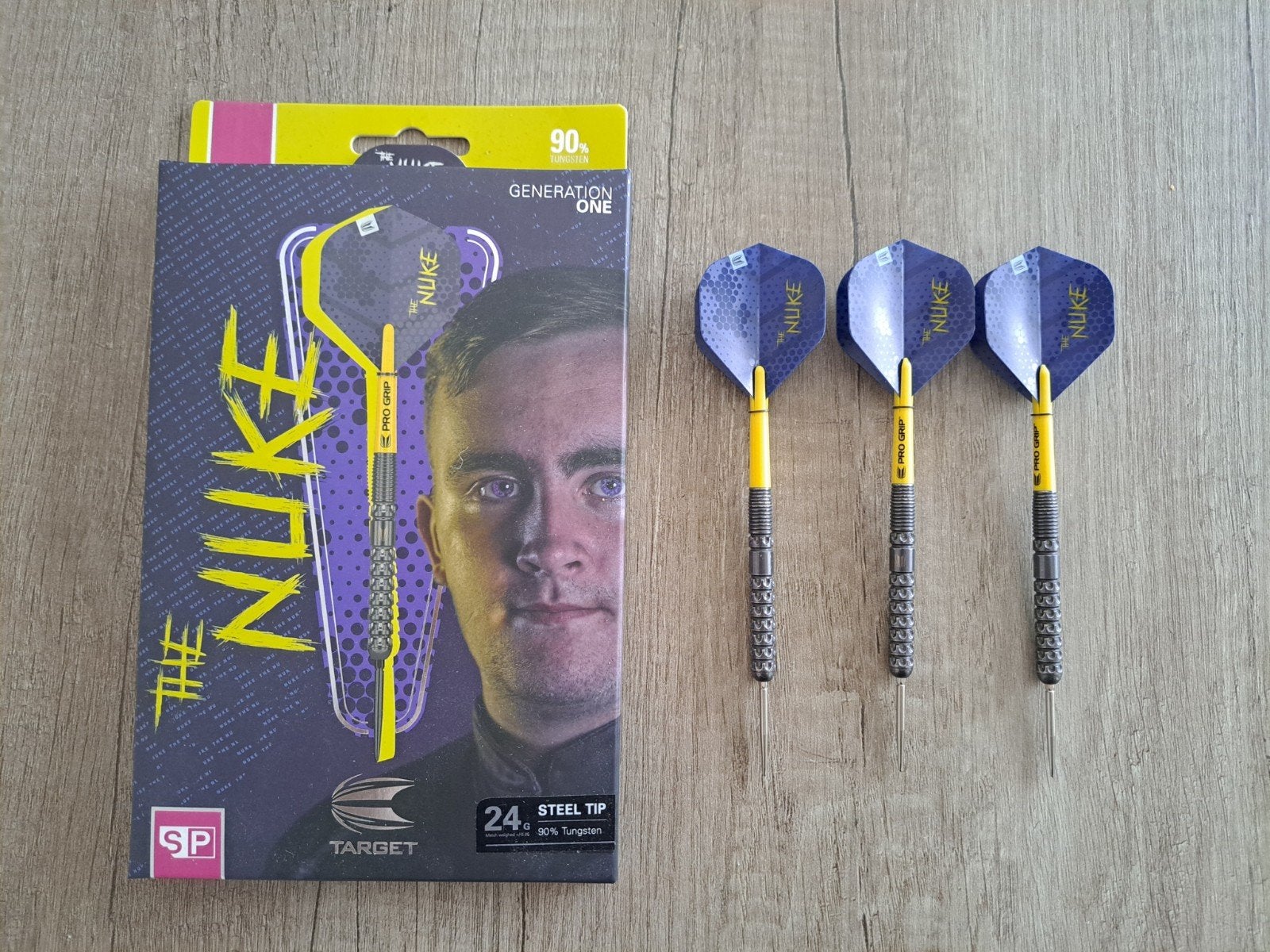 Luke Littler 24g Gen 1 Steel tip 90% tungsten darts, Sport en Fitness, Darts, Ophalen of Verzenden, Zo goed als nieuw, Pijlen
