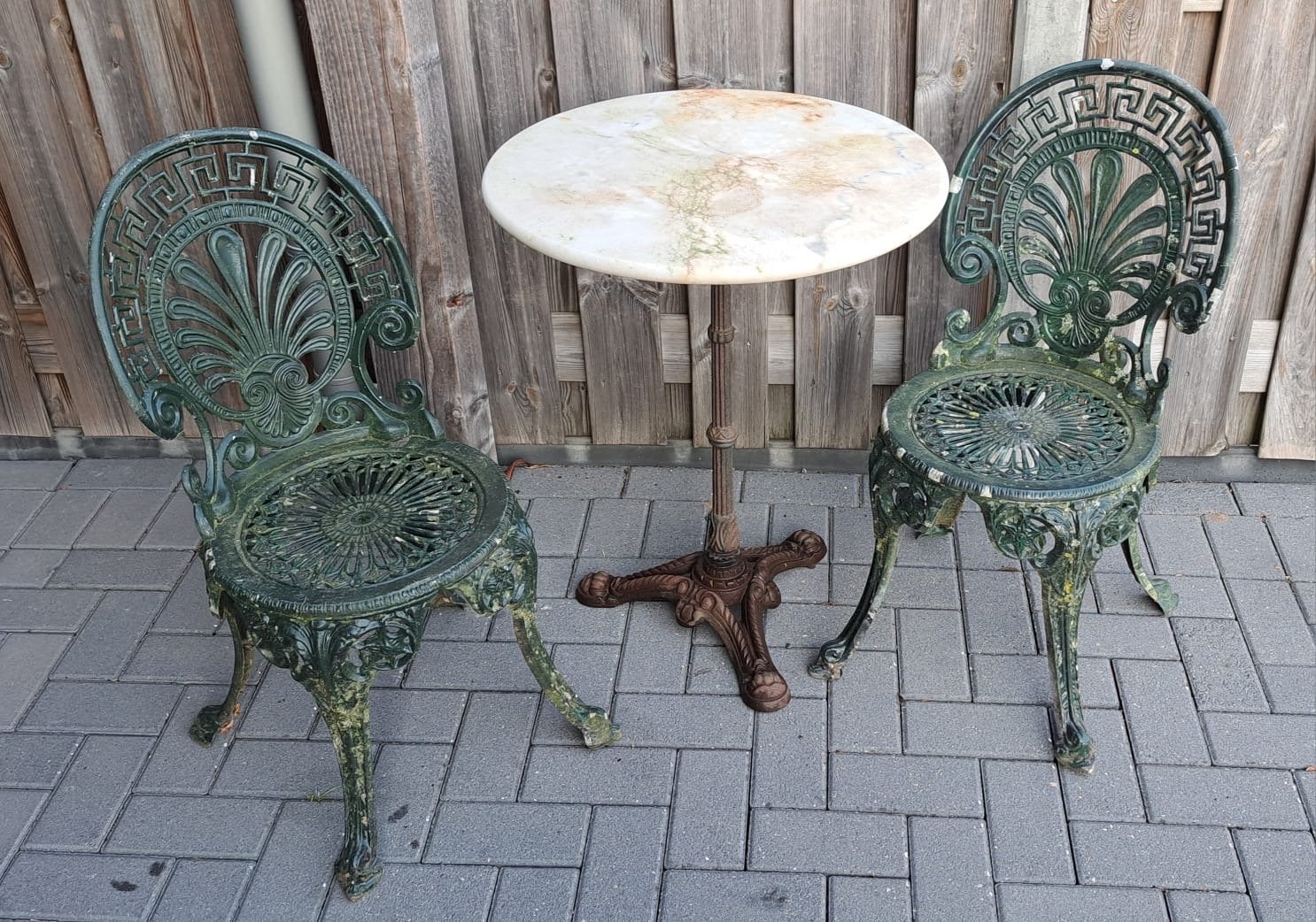 Antieke gietijzeren bistroset met marmeren tafelblad, Overige materialen, Gebruikt, Eettafel, Tuinset